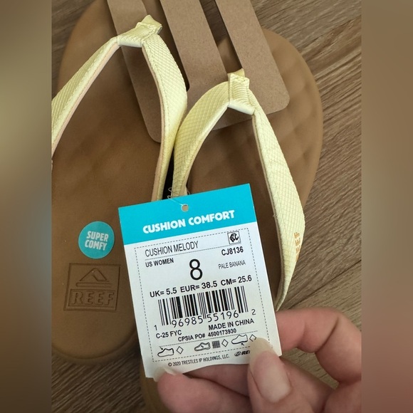 NWT Reef Women's Cushion Melody
Flip-Flops pale banana Sz 8 - Picture 5 of 6